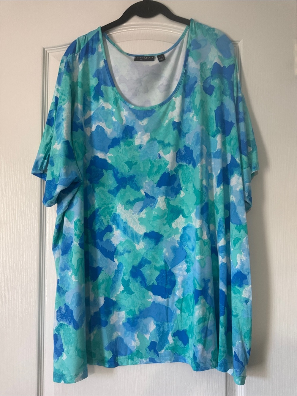 Susan Graver Aqua and Blue Abstract Scoop Neck Short Sleeve Shirt Size 4X
